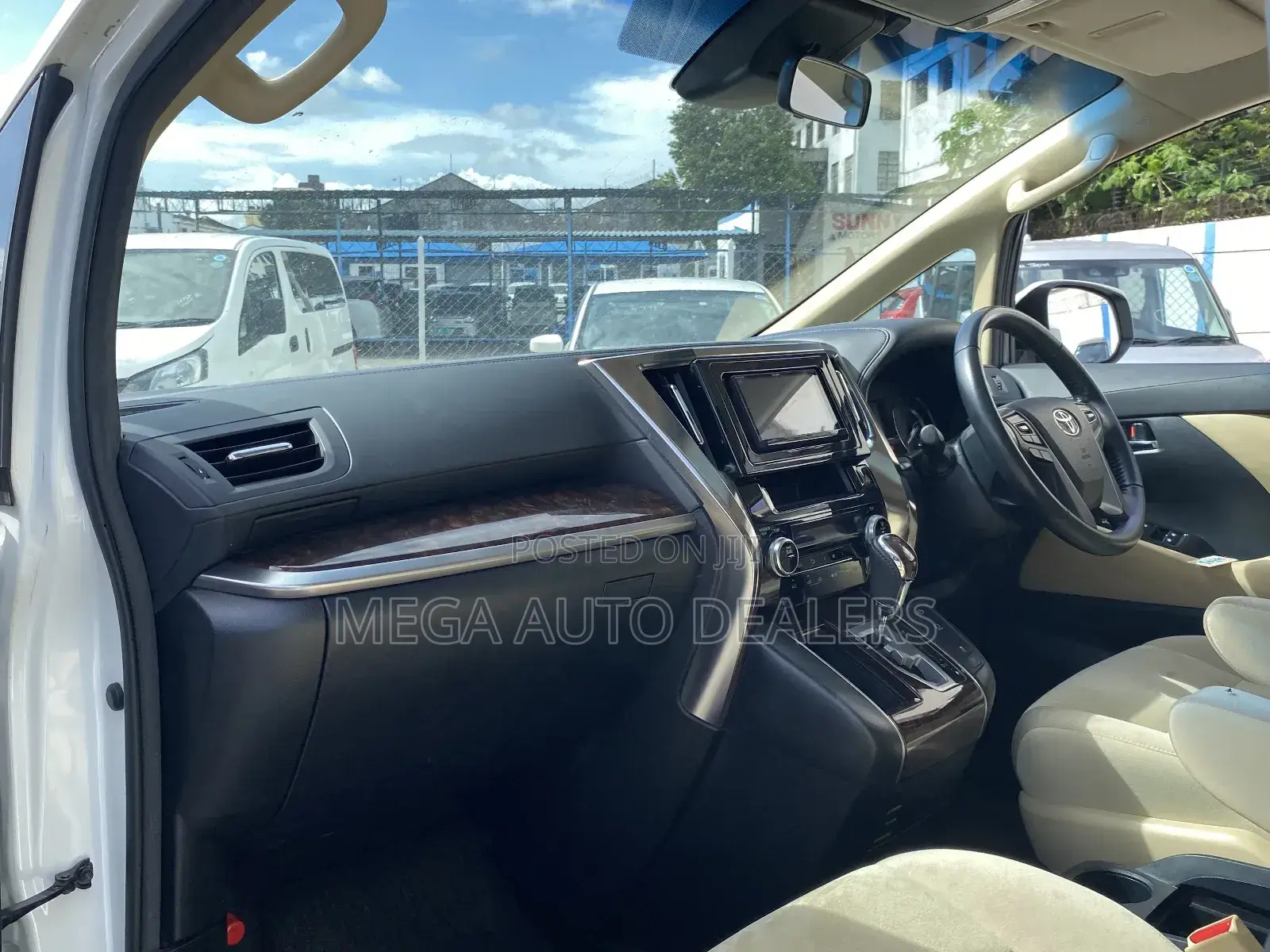 Toyota Vellfire 2018 White