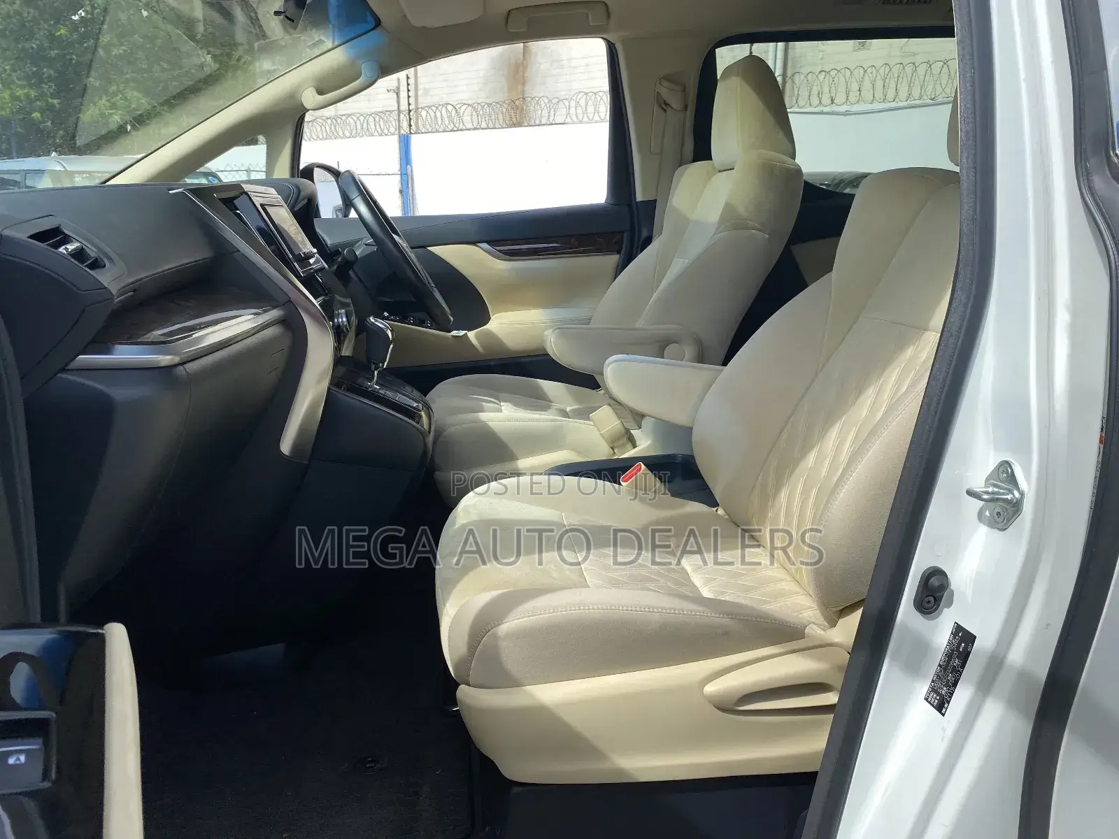 Toyota Vellfire 2018 White