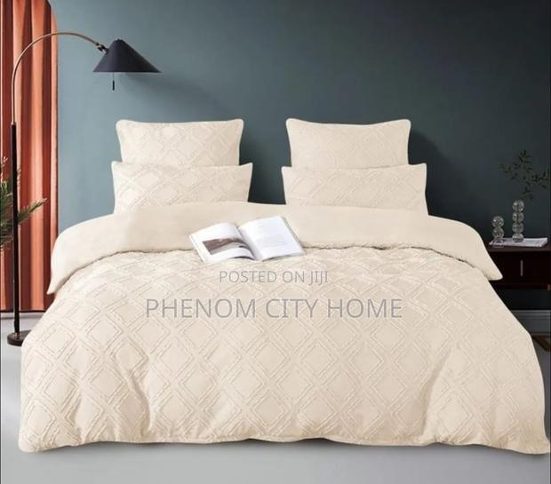 Cream White Tufted Wave Design Duvet Cover Set