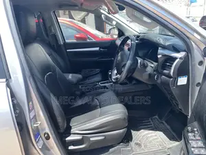 Toyota Hilux 2018 Silver