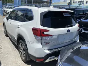 Subaru Forester 2018 White