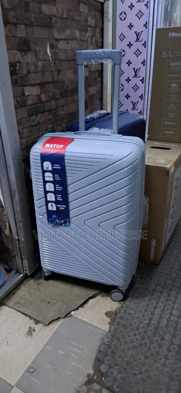 Unbreakable Medium Rubber Suitcase - thumbnail 3