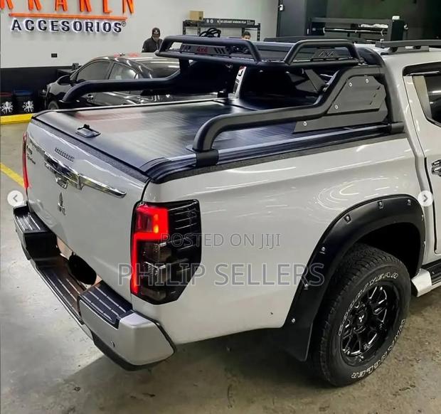 Black Stealth Rollbar With Luggage Basket for Ford Ranger - thumbnail 3