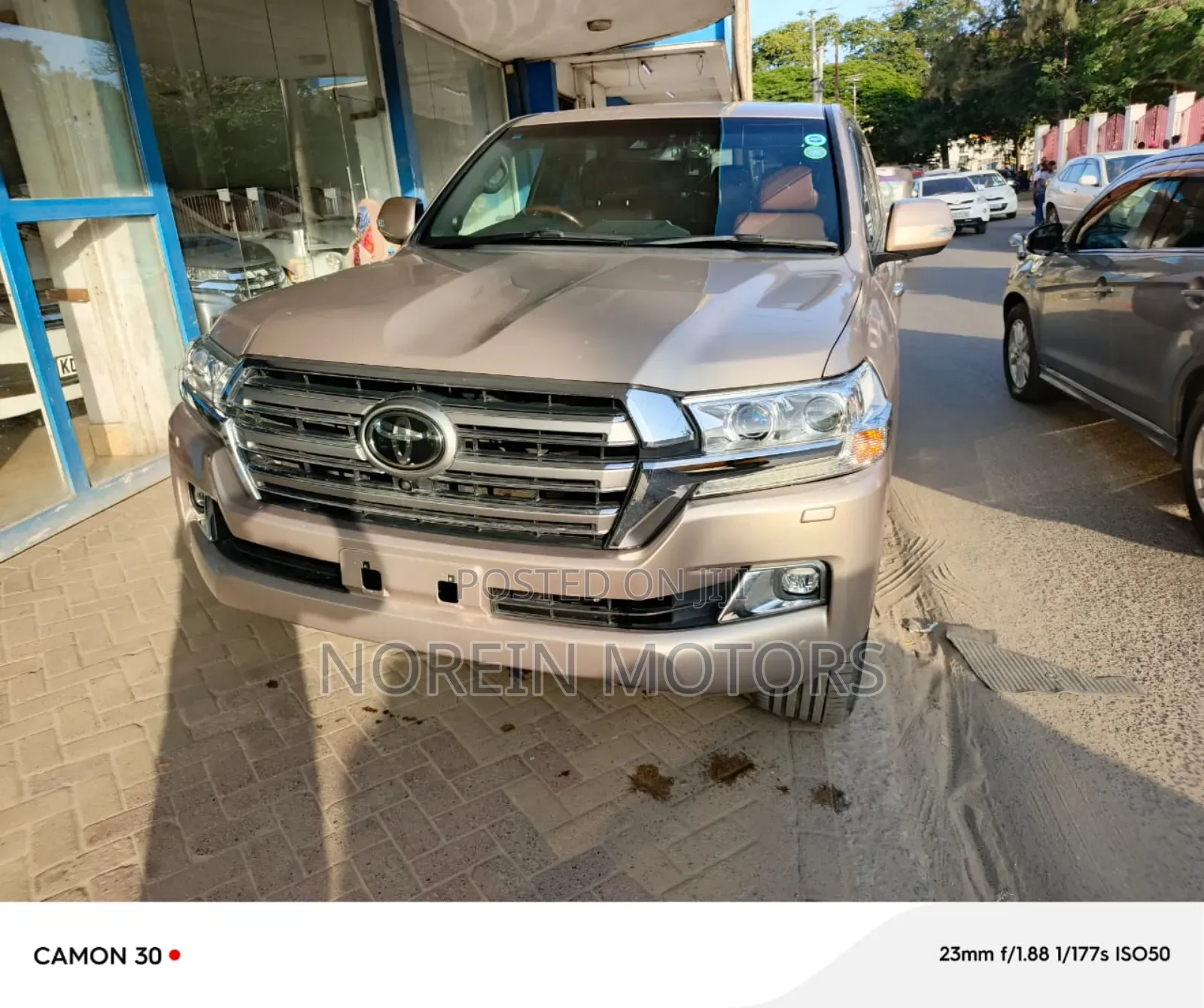 Toyota Land Cruiser 2018 Gold