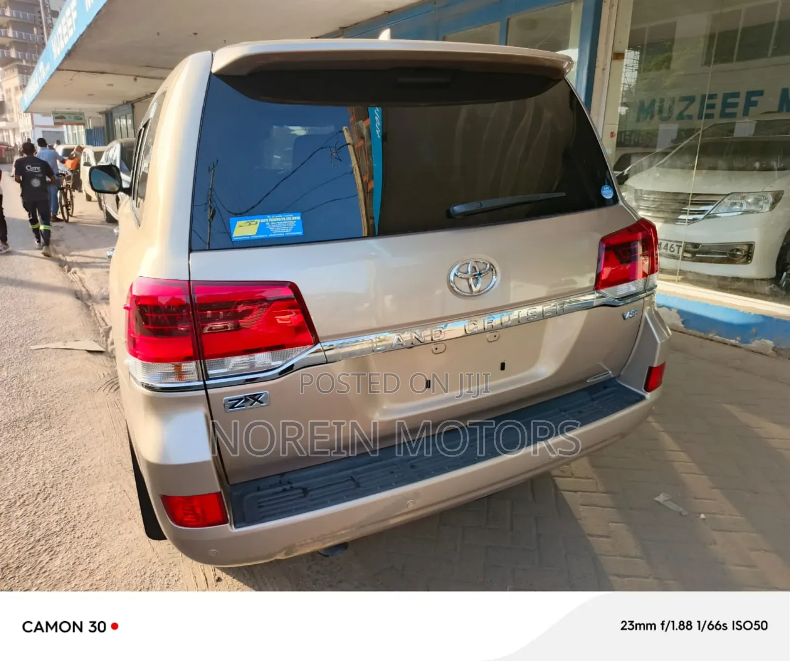 Toyota Land Cruiser 2018 Gold