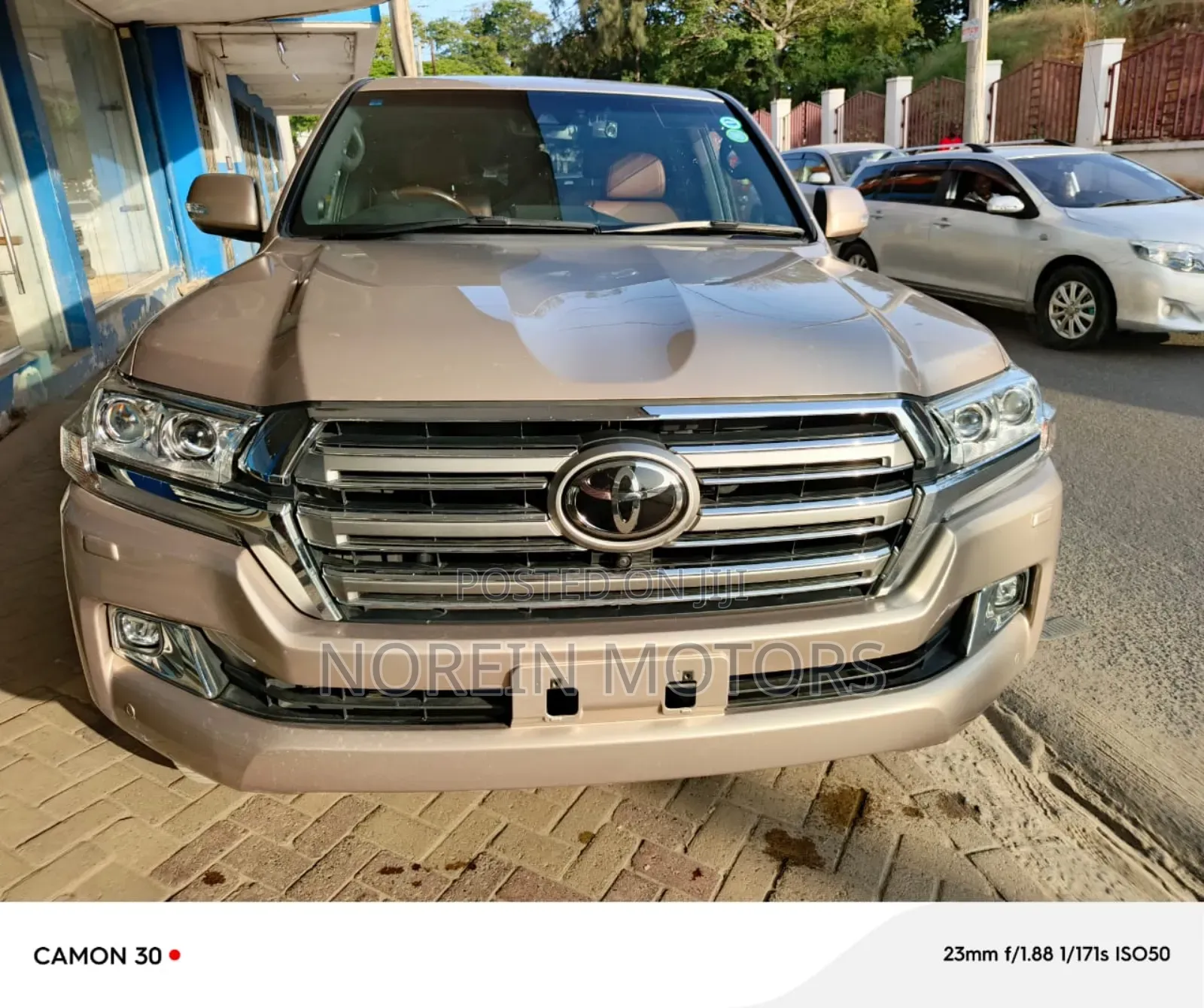 Toyota Land Cruiser 2018 Gold