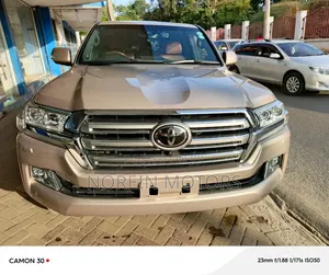 Toyota Land Cruiser 2018 Gold