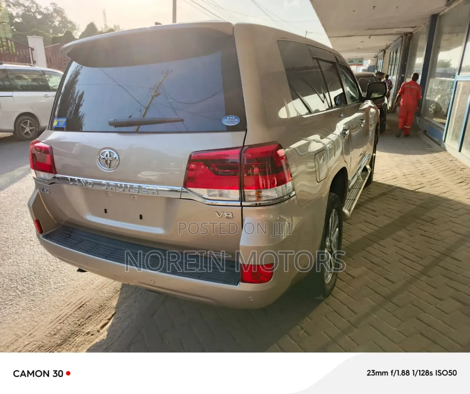 Toyota Land Cruiser 2018 Gold