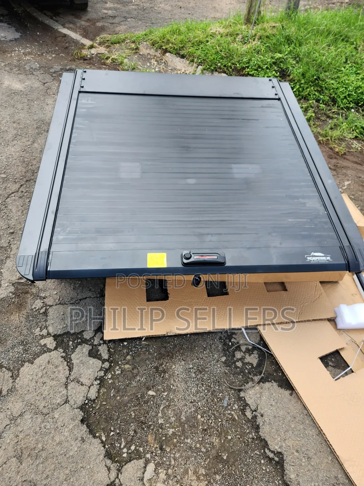 This Roller Cover Comes With a Detailed Installation Menu