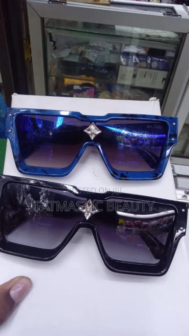 Classy Design Shades - main view