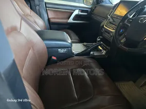 Toyota Land Cruiser 2018 Off white