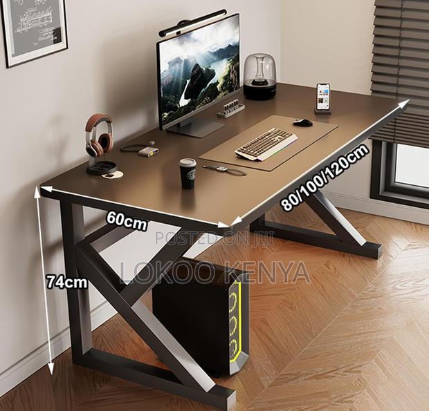 Office Table: Cotemporary Customized Office Table - main view