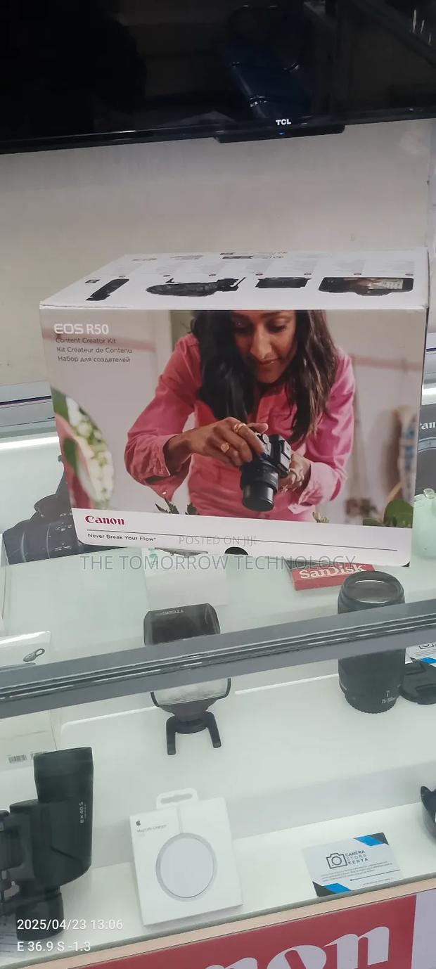 Canon Eos R50 Creator Kit New Sealed In A Shop - thumbnail 3
