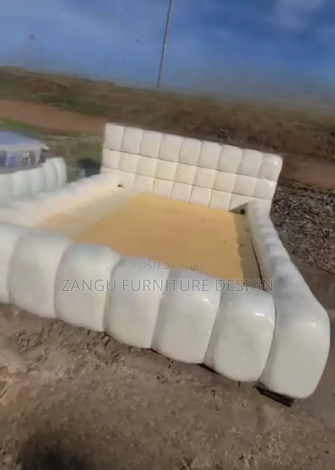 Momentous Bubble Bed