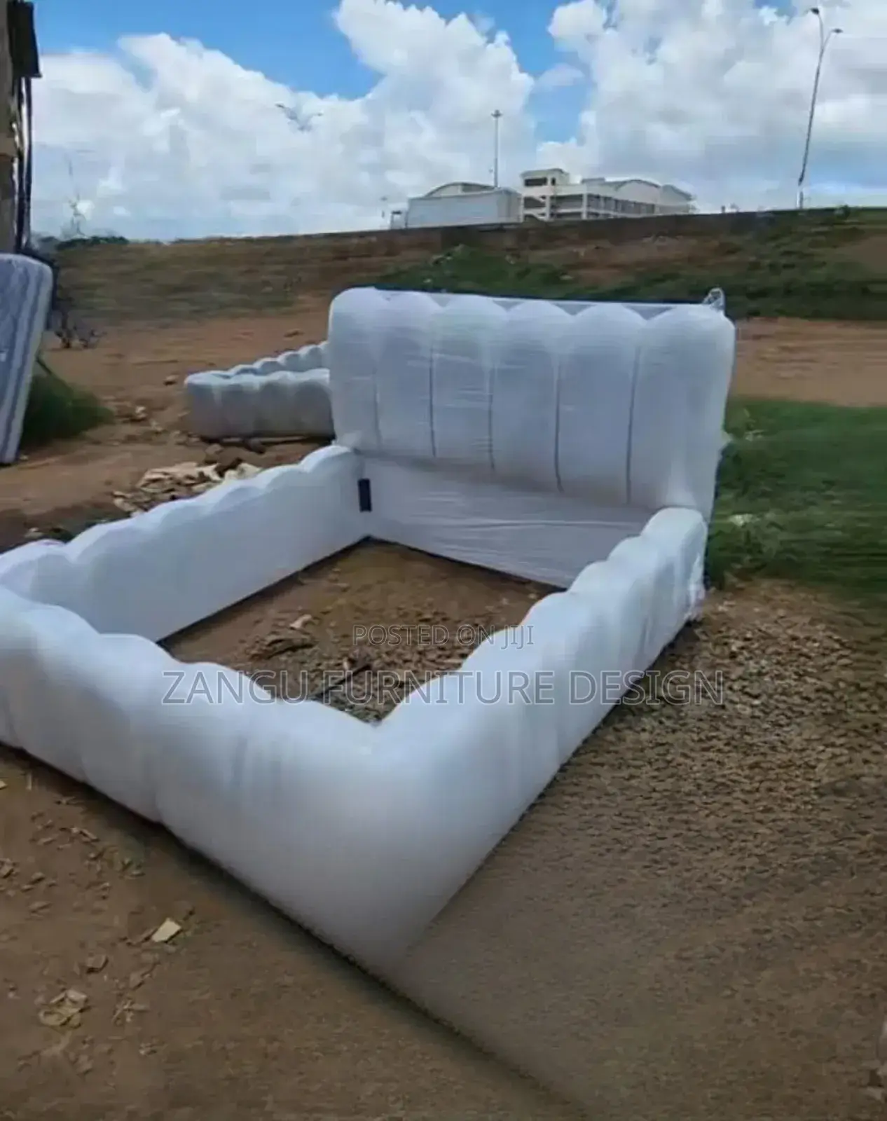 Exalted Bubble Bed