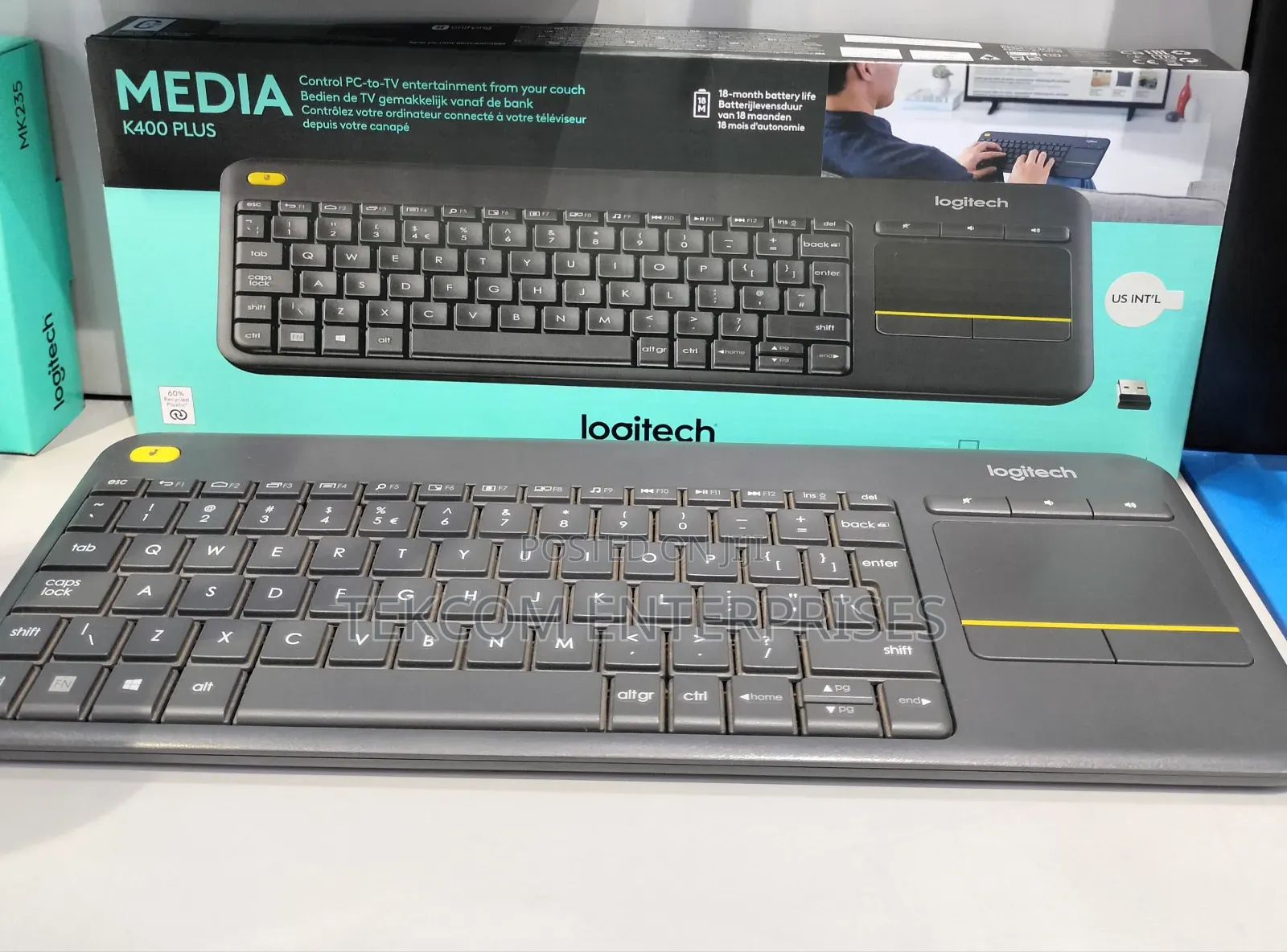 Logitech^Logitech -K400plus -Touchpad Keyboard -Black