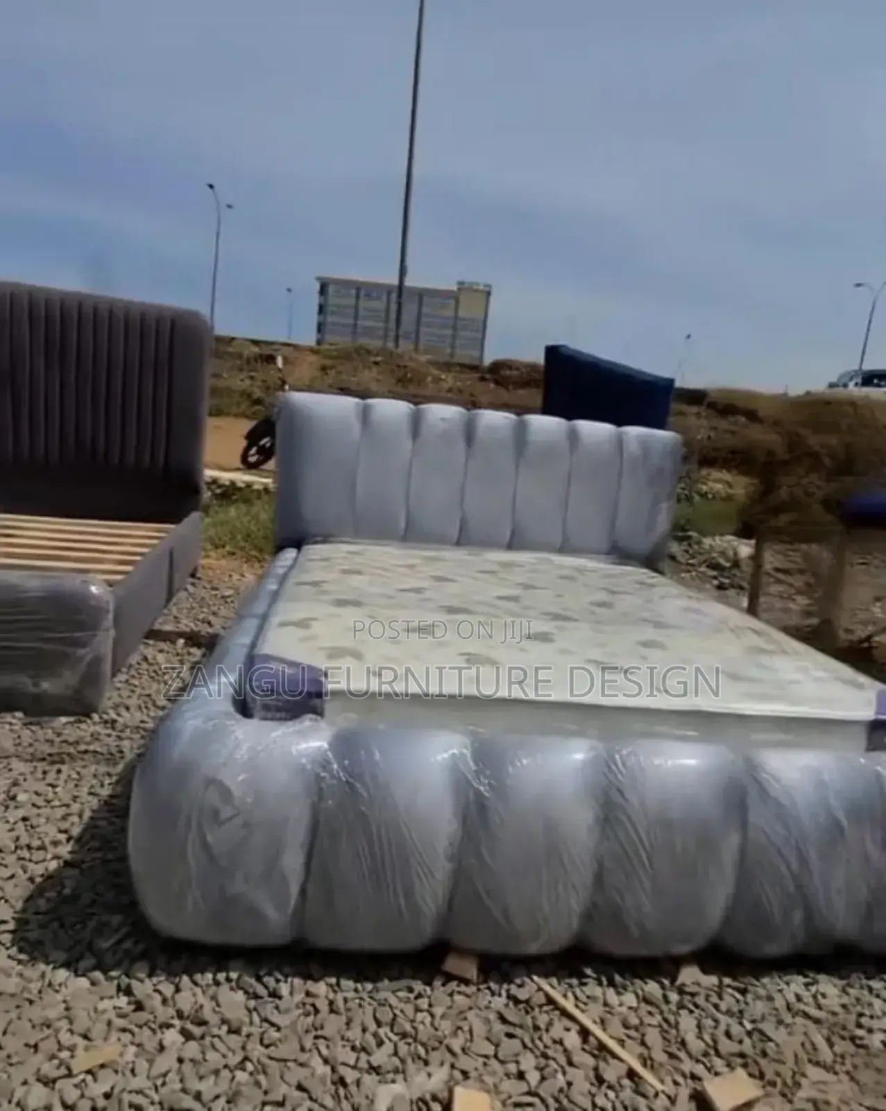 Resplendent Bubble Bed