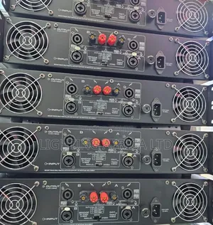 Peavey Cs 4000 Usa Powered Amplifier With 2 Output Channels
