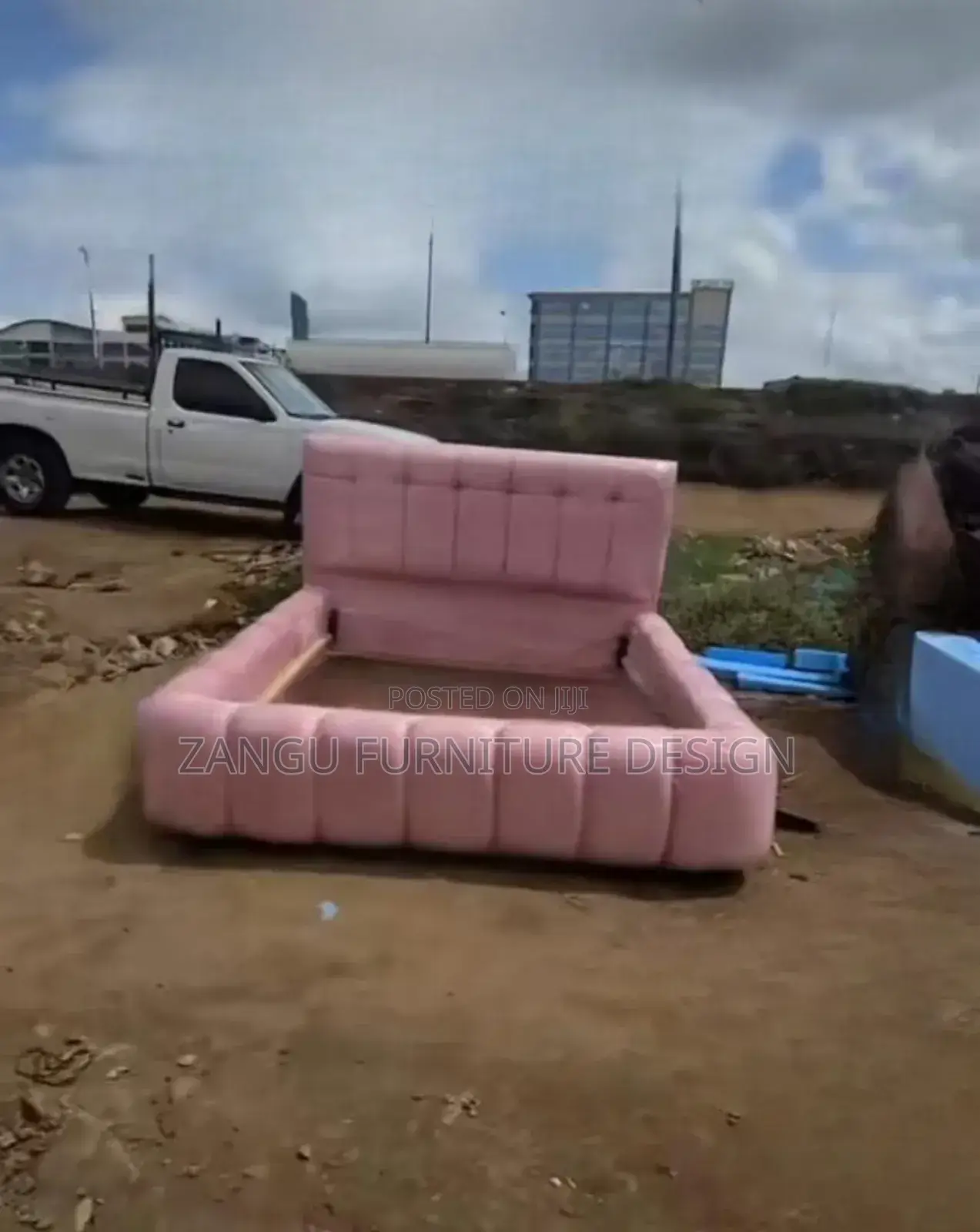 Ample Bubble Bed