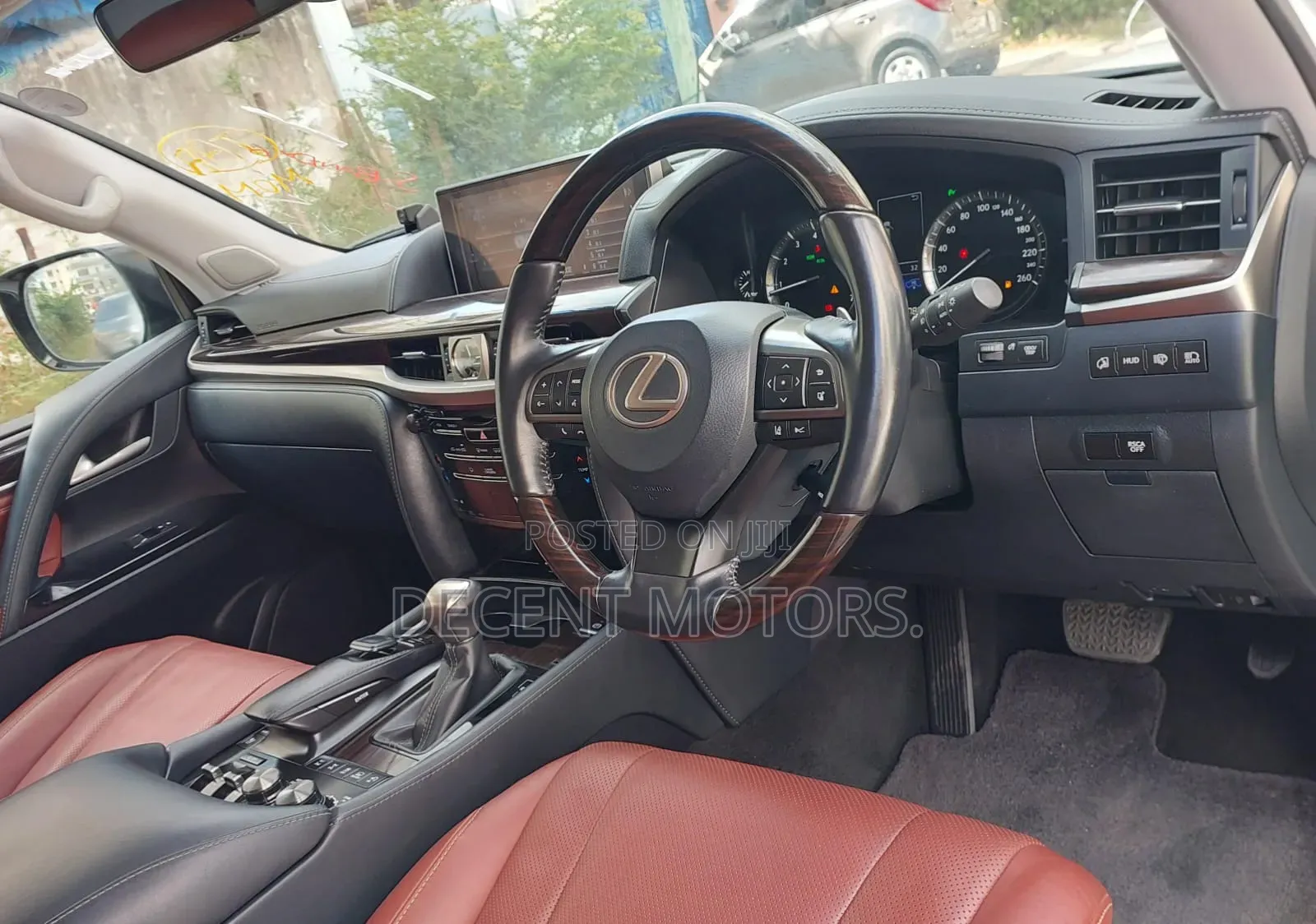 Lexus LX 570 AWD 2018 White