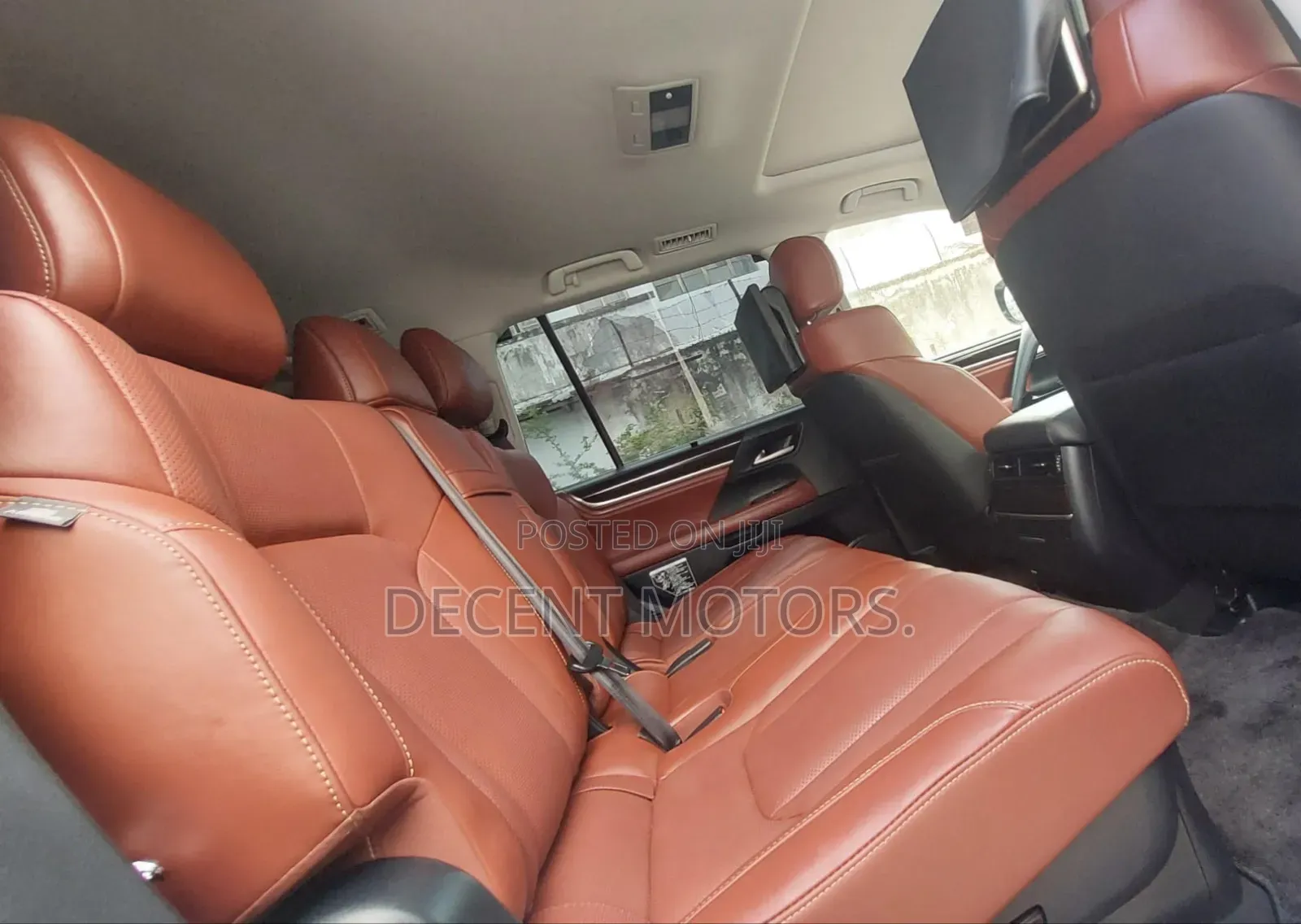 Lexus LX 570 AWD 2018 White