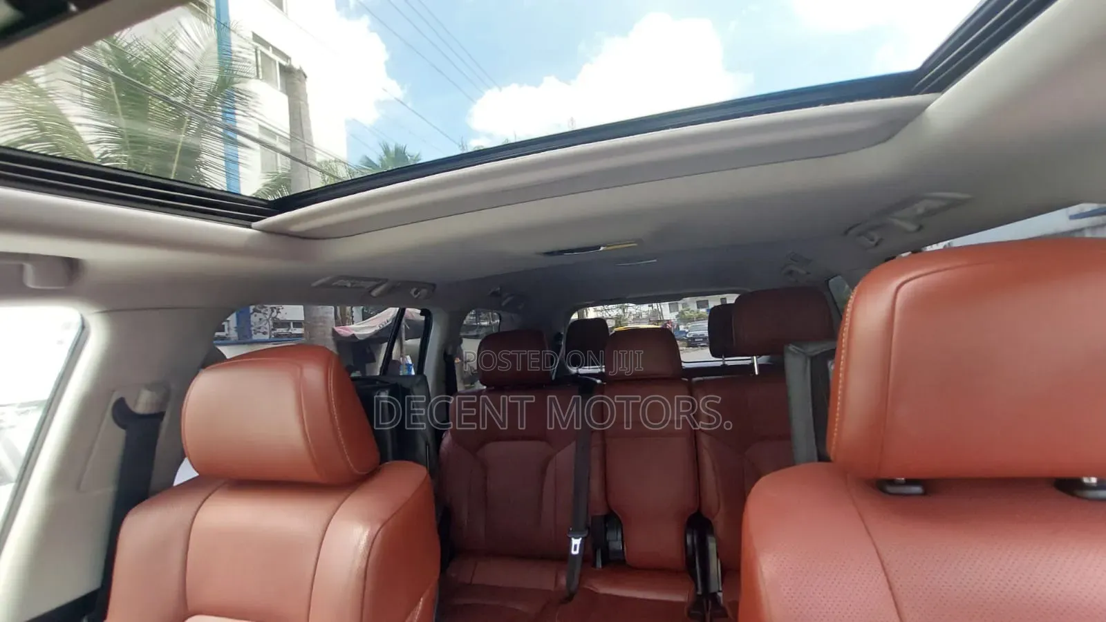 Lexus LX 570 AWD 2018 White