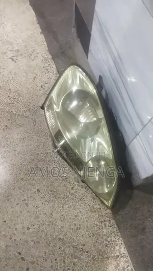 Toyota Ipsum Xenon Headlight