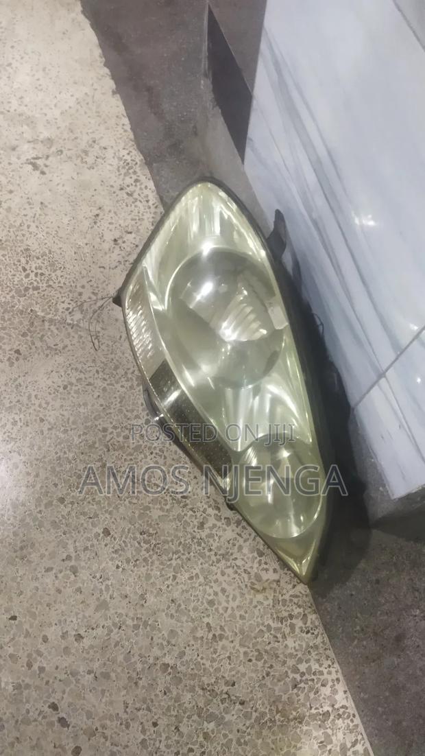 Toyota Ipsum Xenon Headlight - thumbnail 3