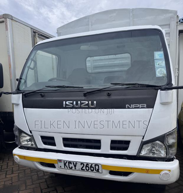 Isuzu NPR Canter Local 2020 - main view