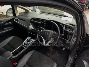 Honda Fit Shuttle 1.5 G 2WD 2018 Black