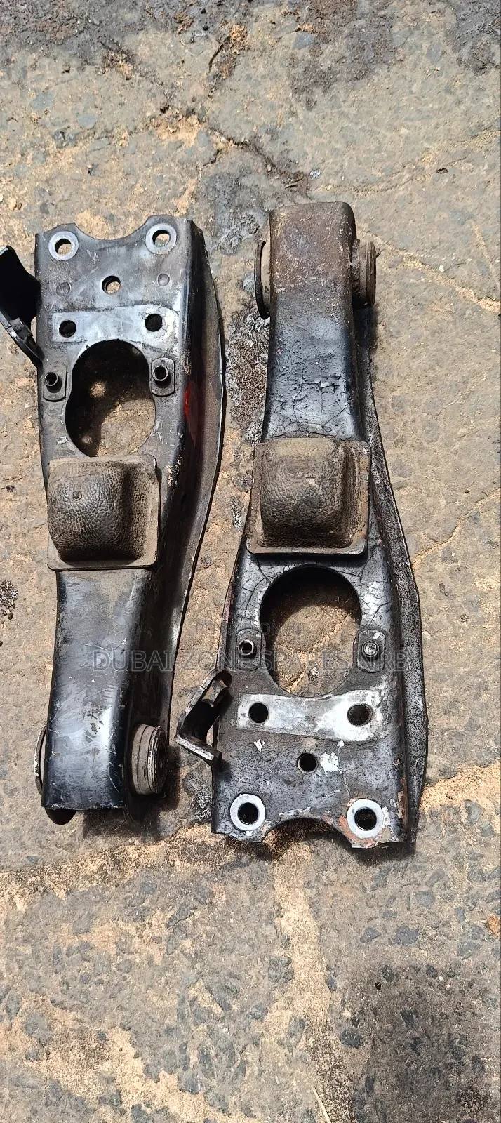 Lower Arms Townace 3c/ 2wd.