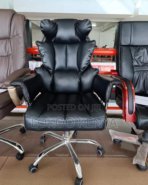 Office Chair: Black Leather Office Chair