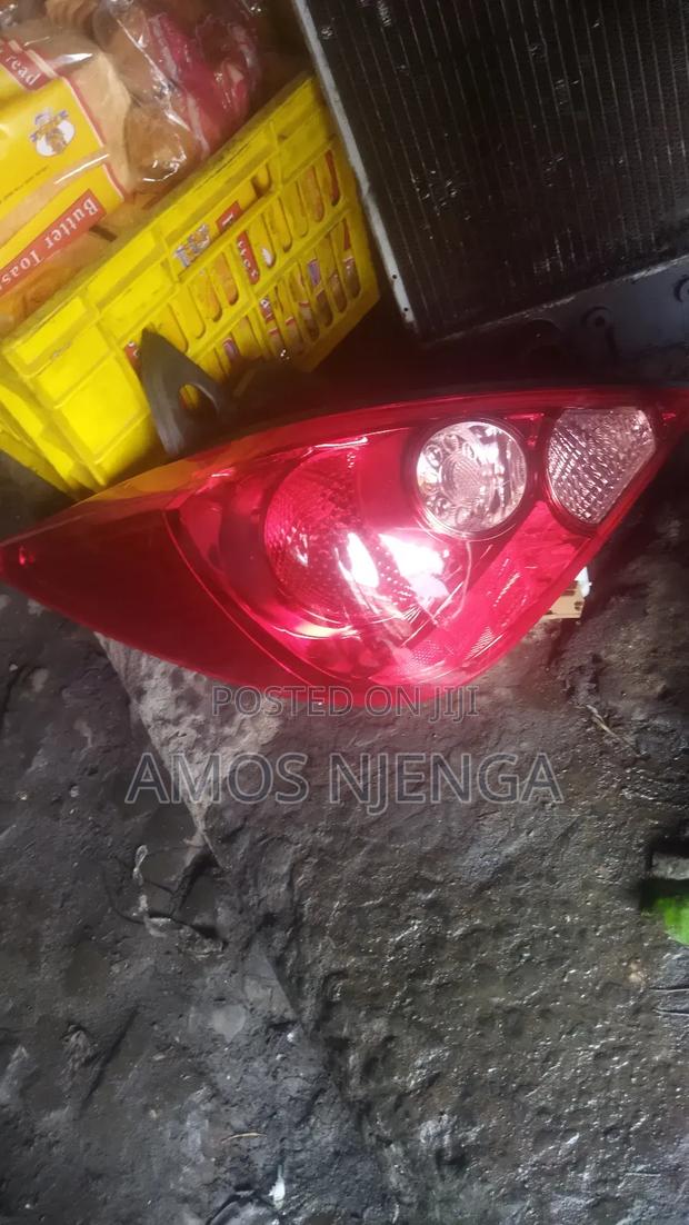 Nissan Tiida 2004 Tailight - thumbnail 6