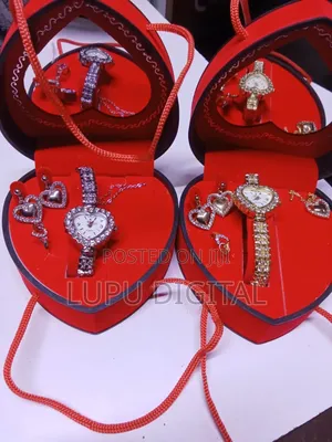 4pcs Romantic Gift Set Love Watch for Ladies