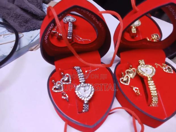 4pcs Romantic Gift Set Love Watch for Ladies - thumbnail 5