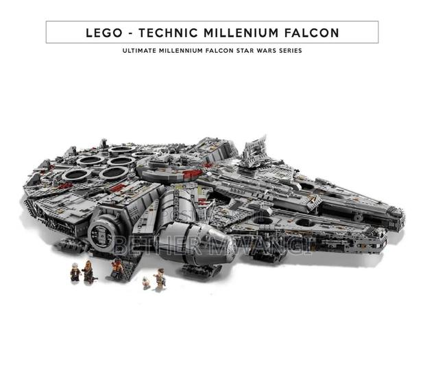 Lego Technic Millenium Falcon in Kenya - thumbnail 3