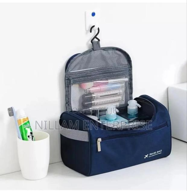 Portable Waterproof Hanging Cosmetic Bag. - thumbnail 2