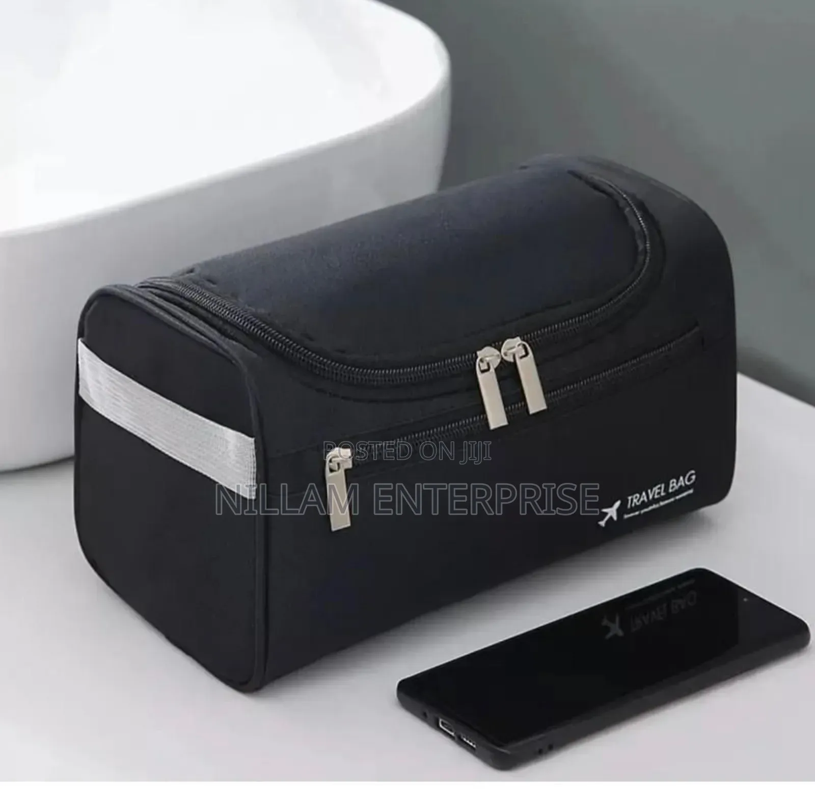 *Portable Waterproof Hanging Storage Bag /Travel Cosmetic Bag.