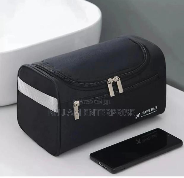 Portable Waterproof Hanging Cosmetic Bag. - thumbnail 4