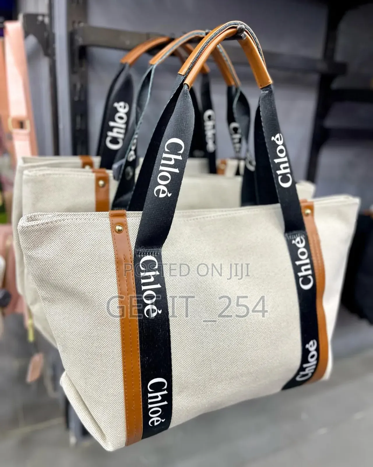 *Big Size Chloe Tote Bag*
🔅Has A Center Zip, Well Linen