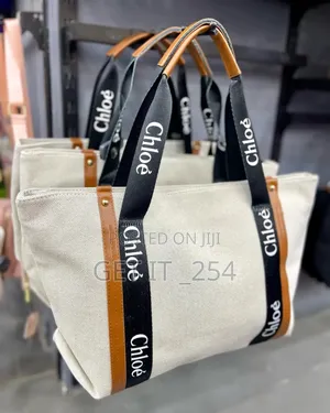 *Big Size Chloe Tote Bag*
🔅Has A Center Zip, Well Linen