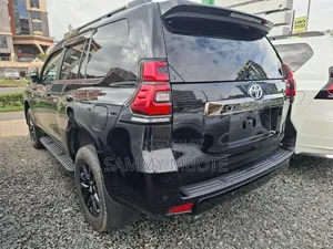 Toyota Land Cruiser Prado 2.8 2021 Black