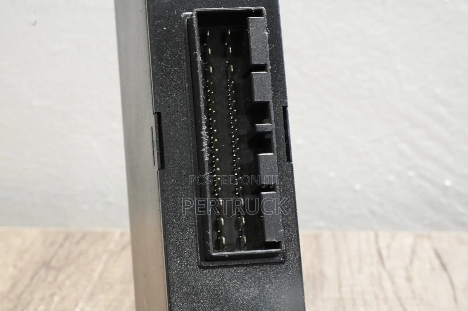 Wg1664331070/2 Door Glass Electric Controller Switch Howo A7