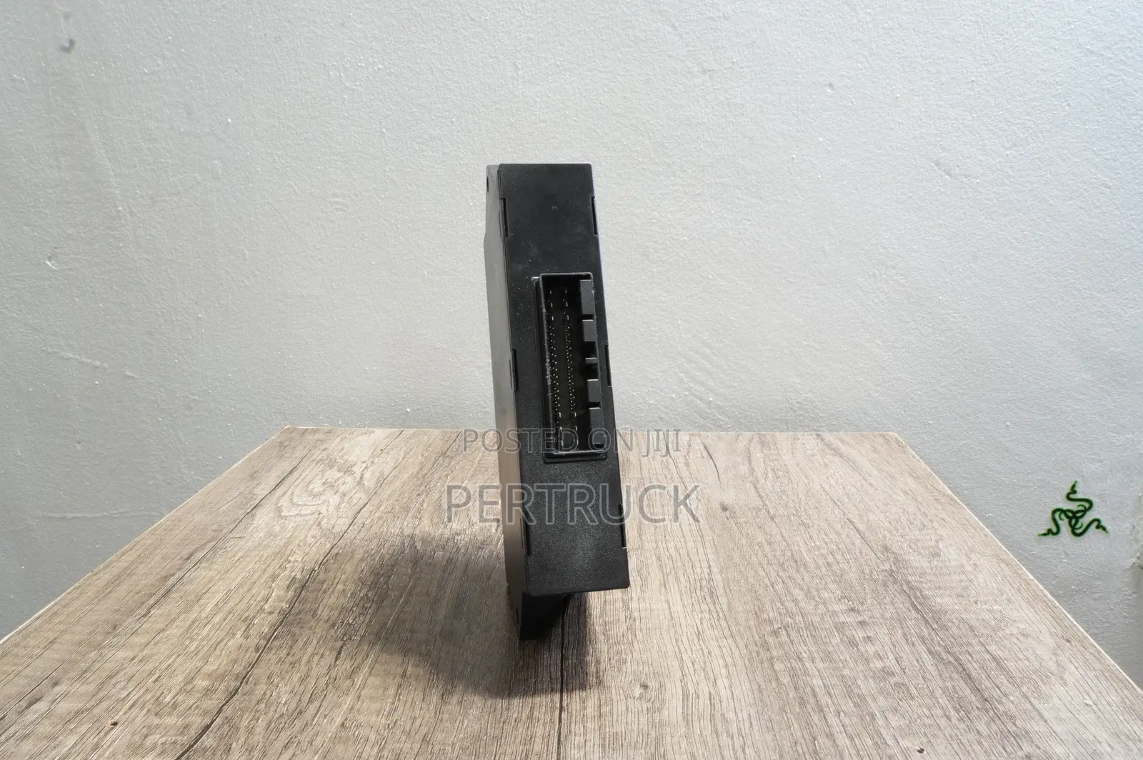 Wg1664331070/2 Door Glass Electric Controller Switch Howo A7
