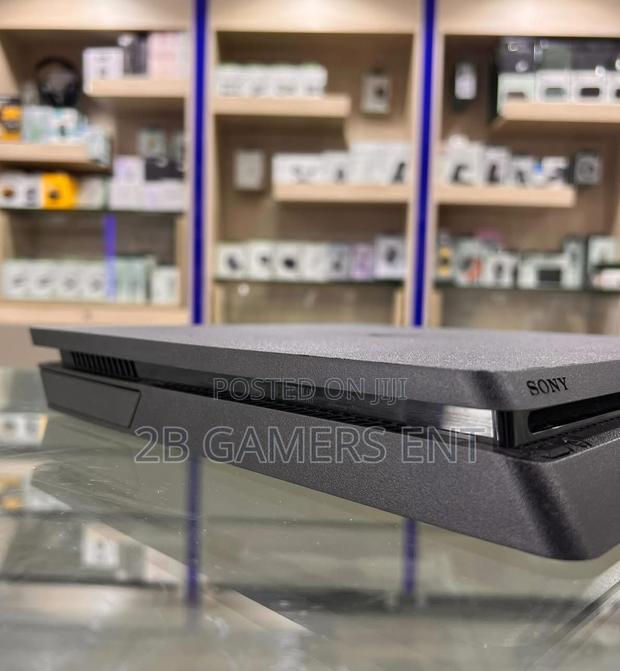 Ps4 Slim + Fc24 Cd - thumbnail 5