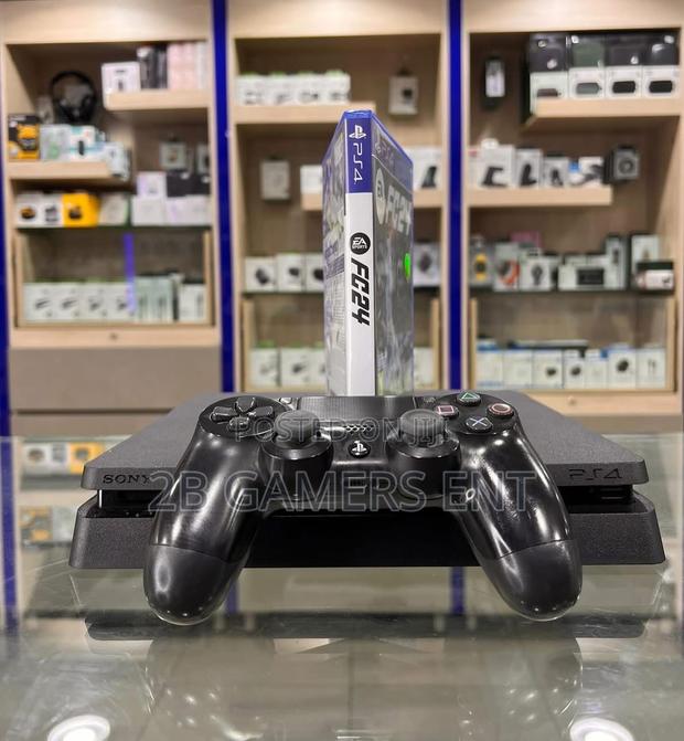 Ps4 Slim + Fc24 Cd - thumbnail 3