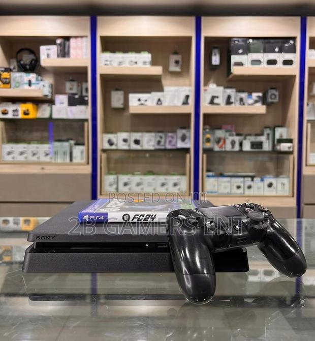 Ps4 Slim + Fc24 Cd - thumbnail 4