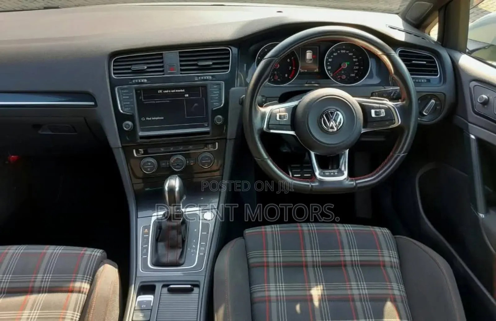 Volkswagen Golf TSI SE FWD 2018 White