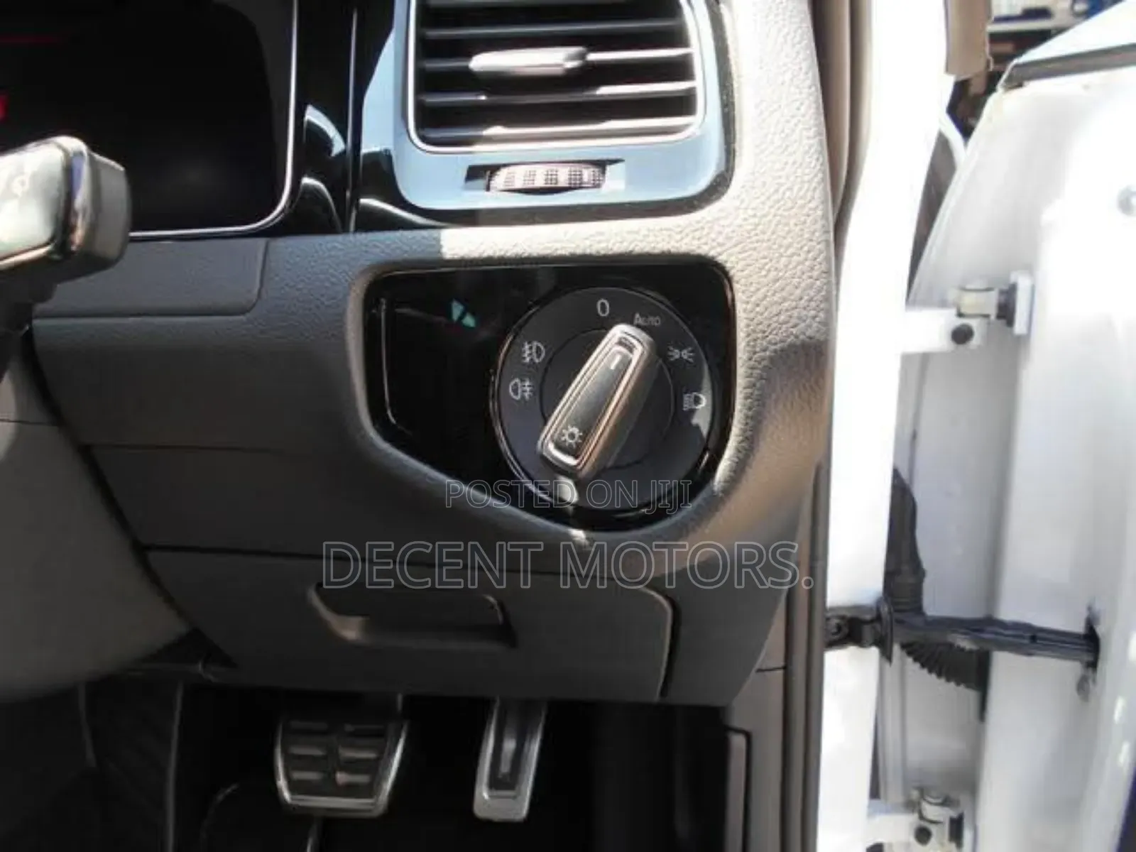 Volkswagen Golf TSI SE FWD 2018 White