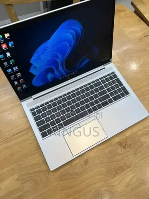 Laptop HP ZBook Firefly G8 32GB Intel Core i9 SSD 512GB